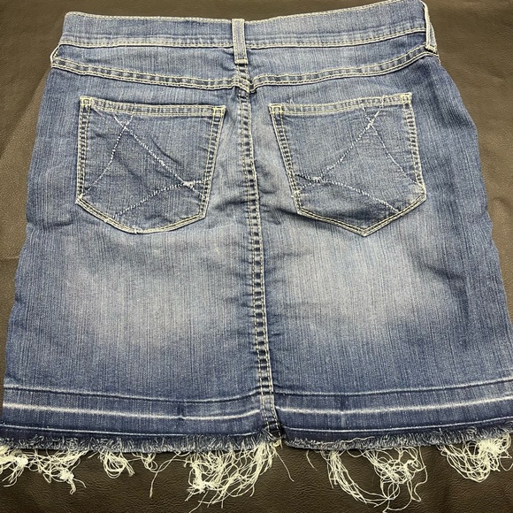 Ariat denim skirt - Size 28R - brand new without tags - Picture 3 of 6